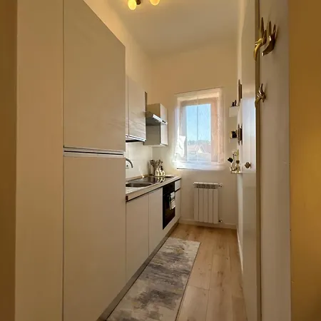 V&c Specialist Fronte Maggiore Apartment